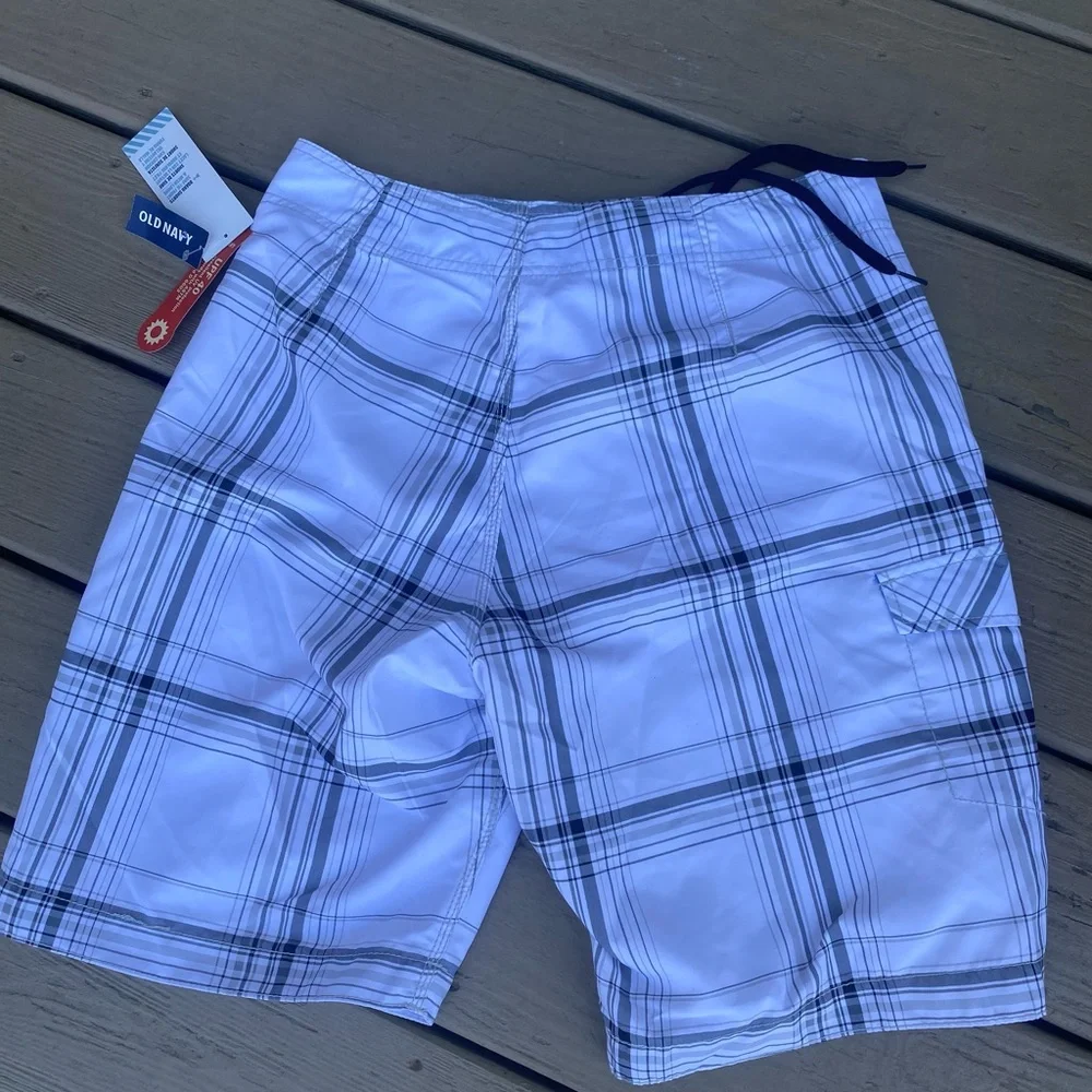 NWT Old Navy - Mens surf/board shorts (white & gray plaid) & mesh underwear, S